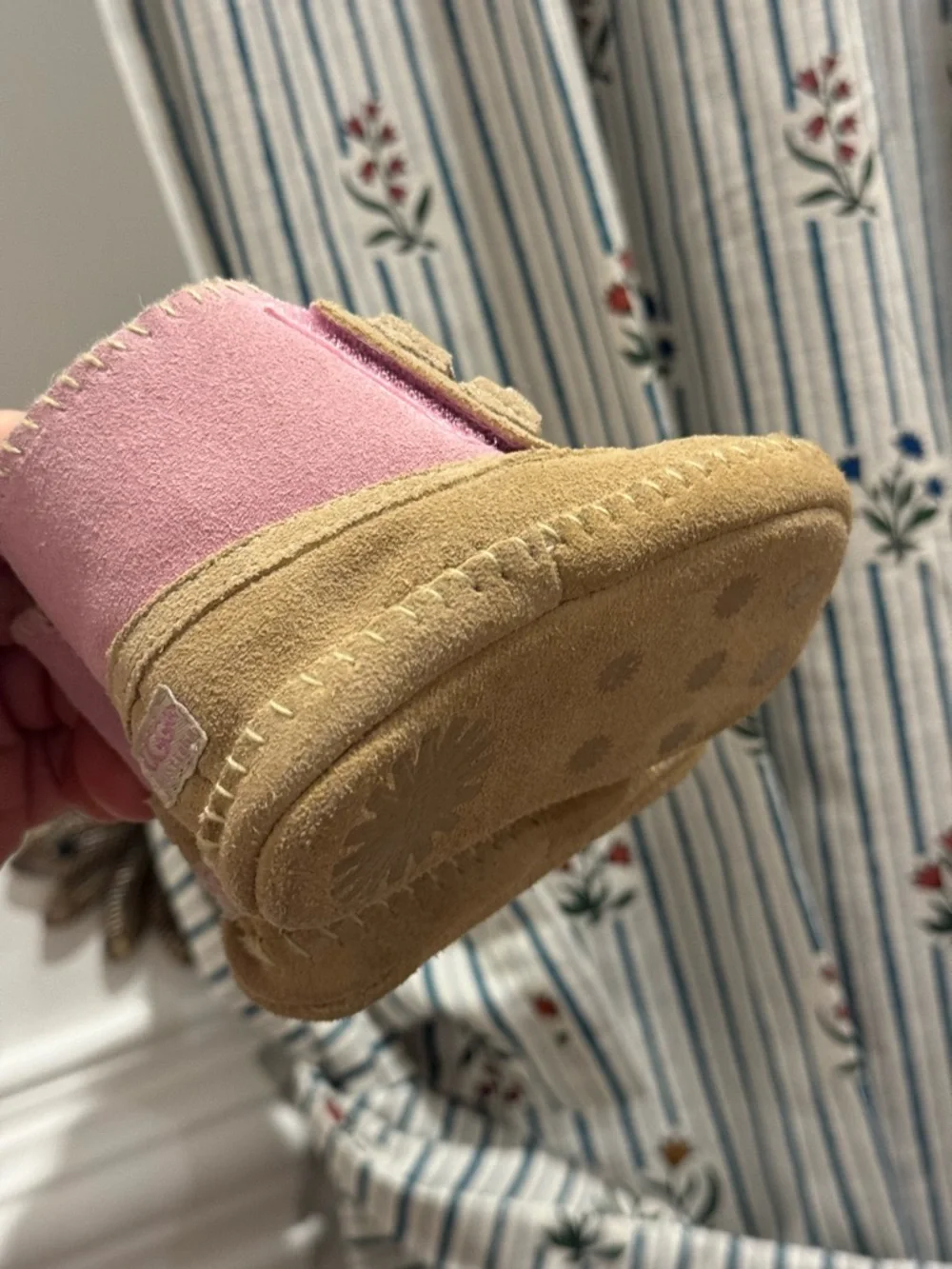 UGG Australia 3277 baby boots infant leather sheepskin booties  Sz 2/3